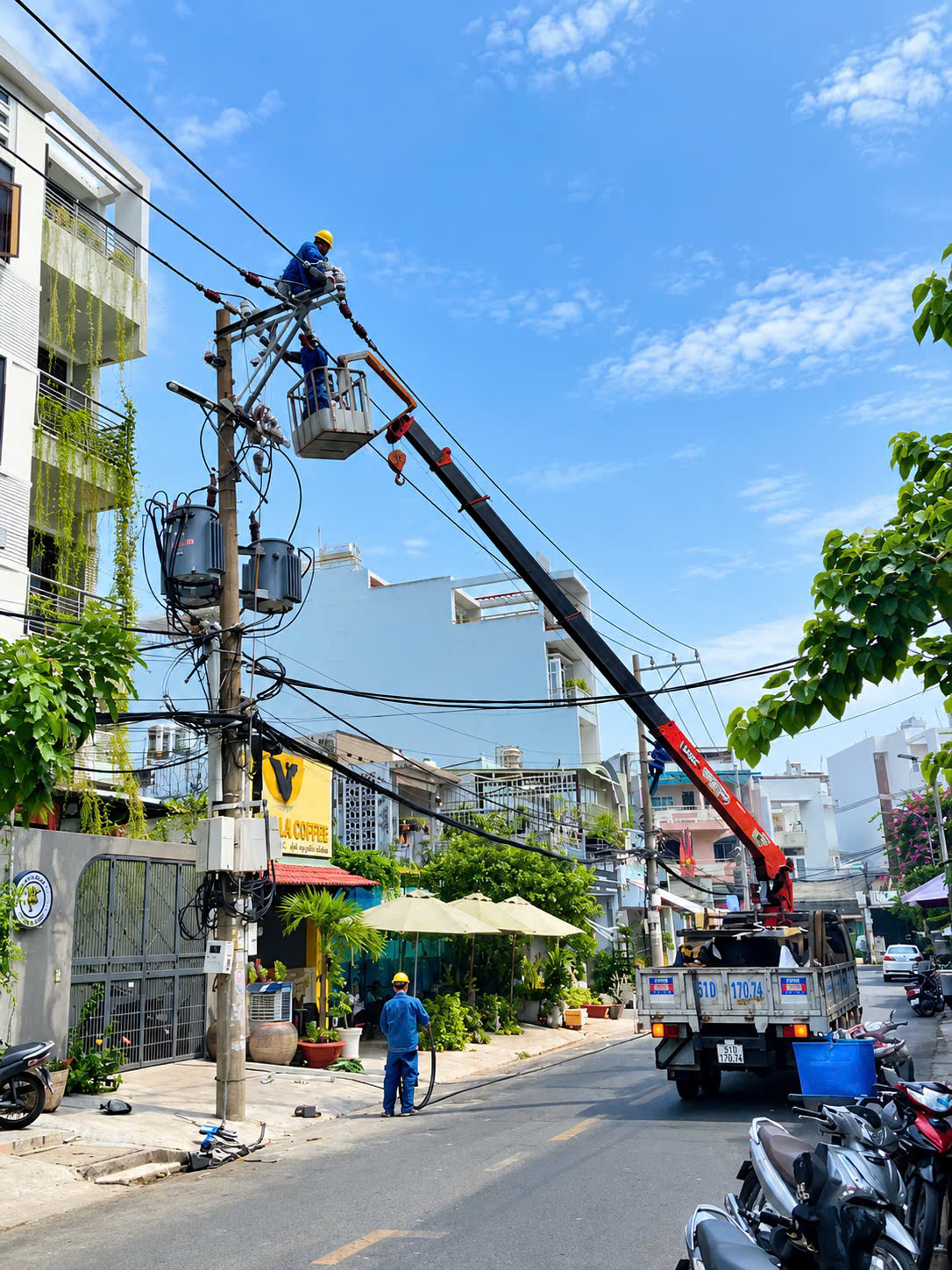 Công ty xây lắp điện Thiên Ân thi công hệ thống điện cho nhà xưởng và công trình công nghiệp.